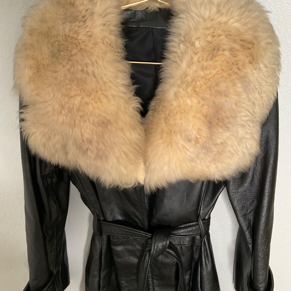Vintage  Sears 70’s Women’s Black leather Knee Length Coat W/Fur Collar Belted S - Picture 5 of 11